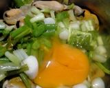รูปขั้นตอนการทำที่ 1 ของ ไข่เจียวหอยแมลงภู่