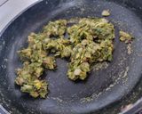 A picture of step 5 of Lasooni palakh paneer.