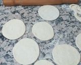 صورة لخطوة 1 من وصفة 😋😋ميني بطبوط بحشوة لذيذة😋😋