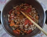 A picture of step 7 of Cannellini Bean and Mussel Soup.