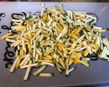 Une image de l'étape 2 de Tarte aux courgettes, tomates, lonzo crème de basilic et épices.