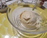Φωτογραφία βήματος 4 της συνταγής Παγωτό βανίλια πολύ μαλακό και βελούδινο (χωρίς παγωτομηχανή)