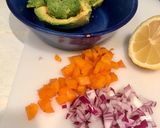 Foto del paso 1 de la receta: Pulpo a la brasa con guacamole, pimentón ahumado y un toque dulce