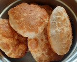 பூரி மற்றும் உருளைக்கிழங்கு மசால் குருமா (Poori and urulaikilanku masal kuruma recipe in tamil) ரெசிபி ஸ்டேப் 6 புகைப்படம்