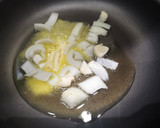 Foto del paso 2 de la receta: Pasta con bechamel y huevo