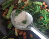 A picture of step 2 of Maharastrian - Zanzanit Hirvi Mirchi Lahsun Thhecha.