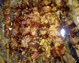 Foto langkah ke 7 dari resep Sate Sapi Bumbu Kacang Pedas Manis.