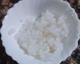 A picture of step 1 of Saggo Rose Fluda.
