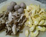 Foto langkah ke 1 dari resep Tumis Pedas Maitake Jagung Muda.