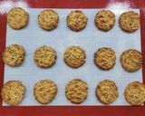 Foto del paso 4 de la receta: 🪻Galletitas de harina de almendras, harina de avena, miel y lavanda 🪻
