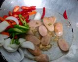 รูปขั้นตอนการทำที่ 2 ของ แหนมไก่ผัดน้ำพริกเผาราดหน้าข้าว