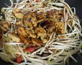 Gambar langkah 4 resipi Tumis Taugeh Tempe.