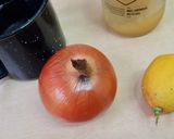 Foto del paso 1 de la receta: Infusión de cebolla, limón y miel 🧅🍋🍯 especial vías respiratorias ❄️⛄🤧 😷 🥶