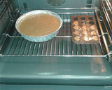 Foto del paso 9 de la receta: Browniecoco relleno de mermelada de fresa con cobertura de choco
