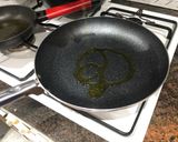 Foto del paso 5 de la receta: Rollitos de tortilla de zanahoria rallada, queso y perejil