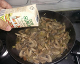 Foto del paso 2 de la receta: Huevo trufado en crema de champiñones