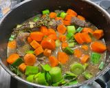 Une image de l'étape 21 de Mijoté de bœuf aux légumes et épices.