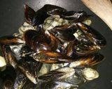 A picture of step 2 of Seafood soup.