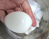 Hình bước làm 1 của món Trứng gà ngâm tương