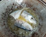 Foto langkah ke 2 dari resep Ikan Kembung Balado.