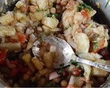A picture of step 4 of Bengali Aloo Kabli Chaat.
