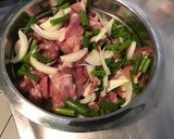 Une image de l'étape 5 de Porc mariné aux deux oignons (marinade maison et cuisson à la plancha).