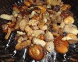 Foto del paso 1 de la receta: Muslos de pollo con salsa de setas