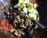 Foto langkah ke 3 dari resep Balado tahu dan kerang dara.