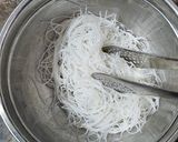 Foto langkah ke 2 dari resep Pizza Bihun.