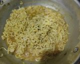 मैगी बर्स्ट बन्स(Maggi burst buns recipe in Hindi) रेसिपी चरण 2 फोटो