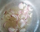 A picture of step 2 of Chicken wonton.
