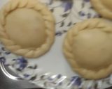 A picture of step 4 of Chandra kala sweet.