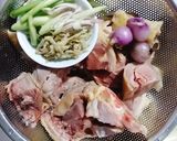Hình bước làm 1 của món Gà kho gừng sả (xáo gà gừng sả)