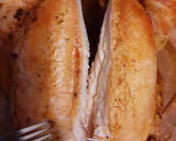 Foto del paso 2 de la receta: Pollo al horno con especias y mantequilla