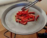 Foto del paso 1 de la receta: Paella de pollo y conejo