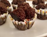Foto langkah ke 5 dari resep Bolu Kukus Coklat Simple No Mixer.