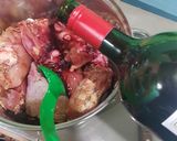 Foto del paso 1 de la receta: Pollo arvejado con vino