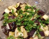 A picture of step 6 of Steamed Aubergine with Spicy Asian Dressing.