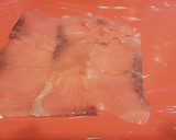 Foto del paso 1 de la receta: Canapés de salmón con pan de molde