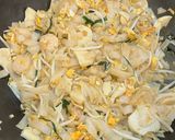 Foto langkah ke 4 dari resep Kwetiau Goreng Medan pakai Telur Bebek.