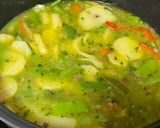 Foto del paso 3 de la receta: Papas en salsa verde con huevo duro y judías verdes