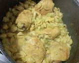 Foto del paso 7 de la receta: Pollo con piña y pasta con apio