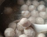 Foto langkah ke 4 dari resep Sop Bakso Ayam Kuah Kaldu.
