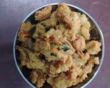 A picture of step 3 of Pakoda.