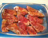 Foto del paso 5 de la receta: Cabrito horneado en rojo y caramelizado con vinagre de maracuyá