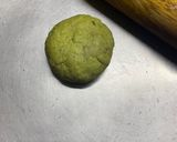 A picture of step 6 of Palak Paratha.