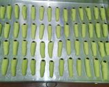 Foto langkah ke 3 dari resep Kue Semprit Ulat Bulu.