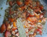 A picture of step 3 of Kathiyawadi sev tamatar ki sabji.