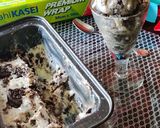 A picture of step 4 of Oreo Ice Cream.