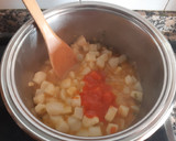 Foto del paso 3 de la receta: Guiso de chocos con fideos